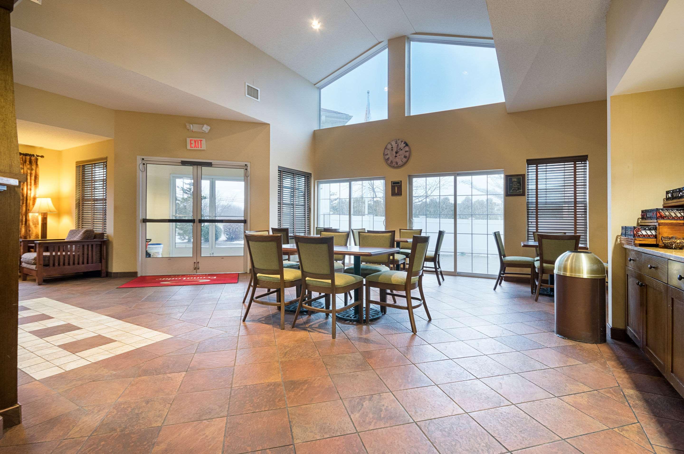 Econo Lodge Hadley Near University Exteriér fotografie