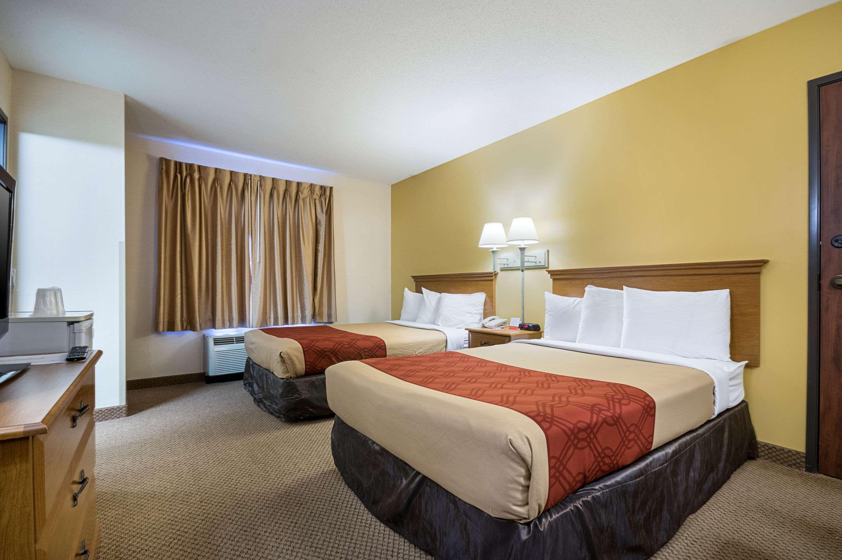 Econo Lodge Hadley Near University Exteriér fotografie