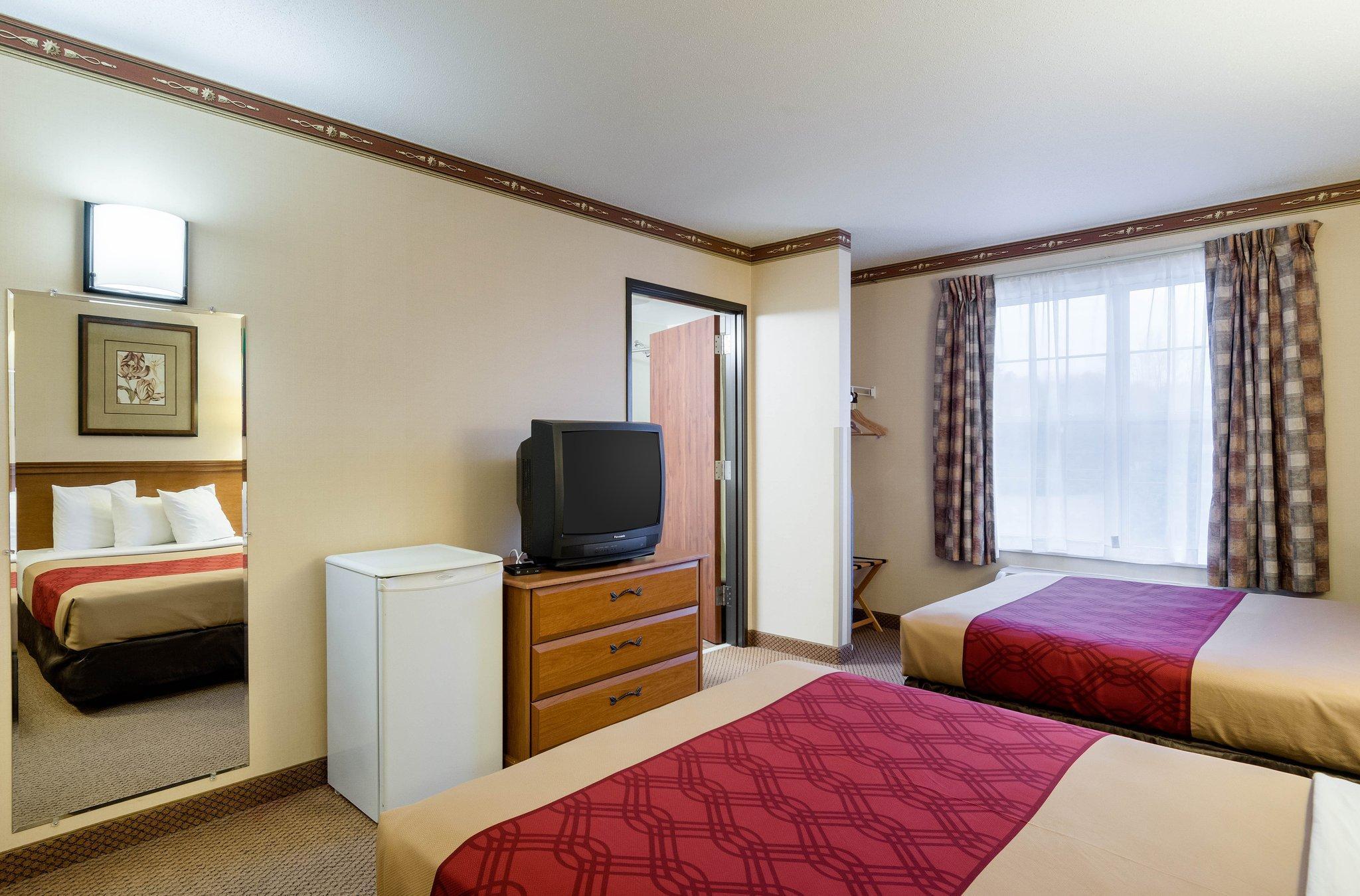 Econo Lodge Hadley Near University Exteriér fotografie
