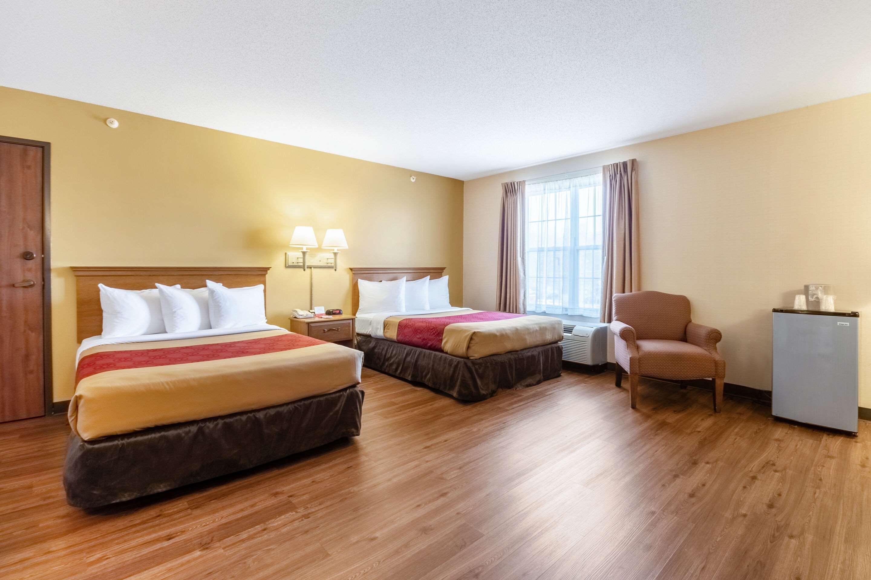 Econo Lodge Hadley Near University Exteriér fotografie